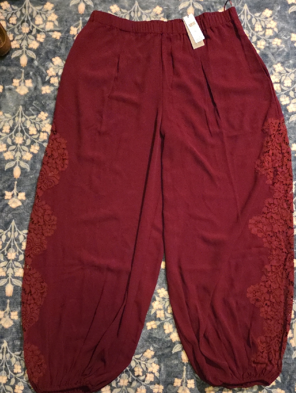 Anthropologie Womens Burgundy Lace Insert Balloon/harem Pants